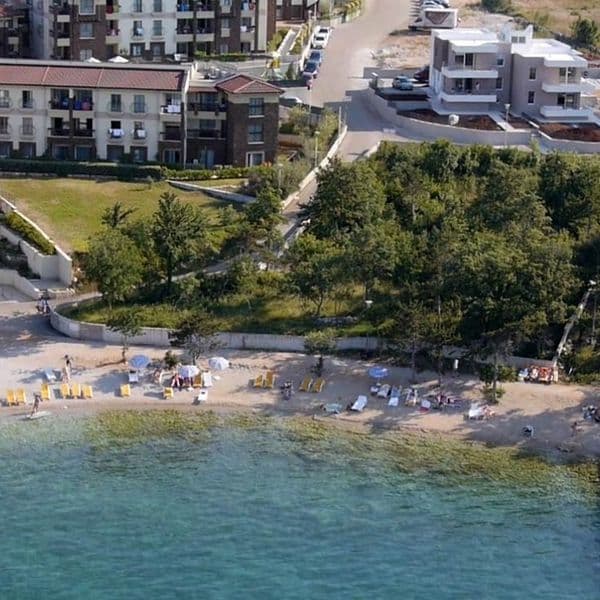 Blue Waves Resort