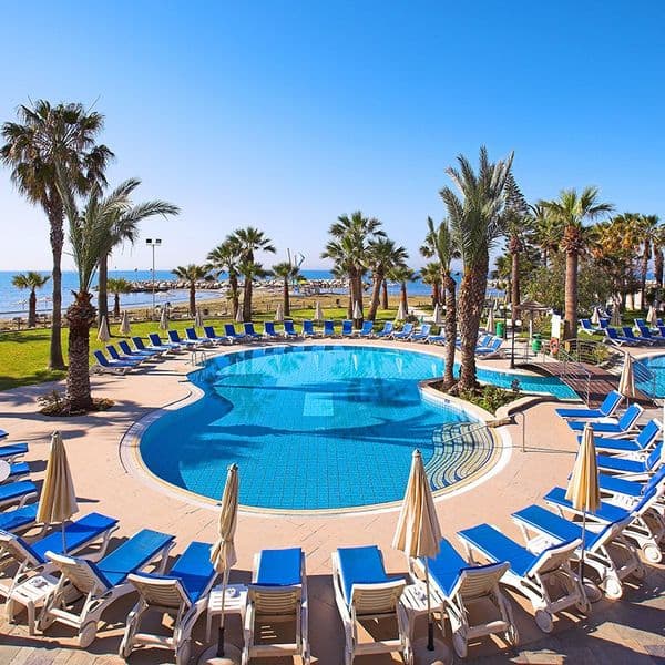 Golden Bay Beach (Larnaka)