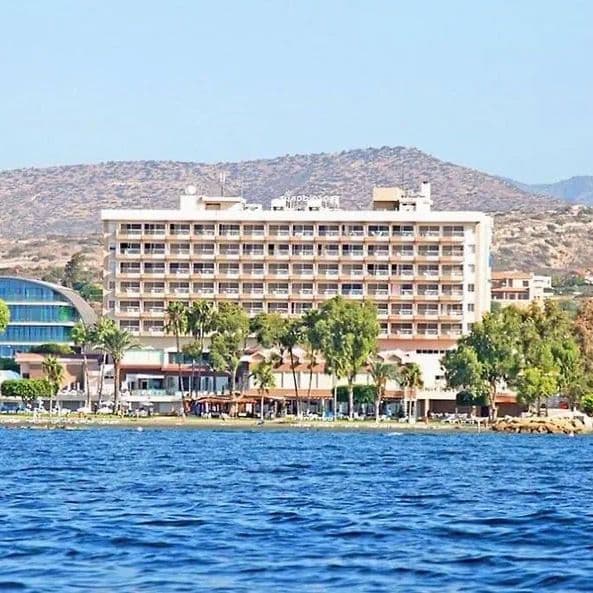 Poseidonia Beach