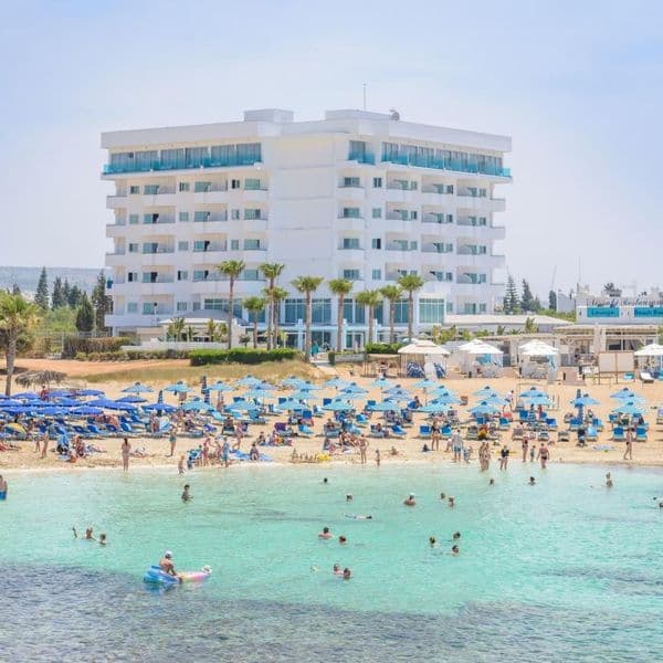 Tasia Maris Sands