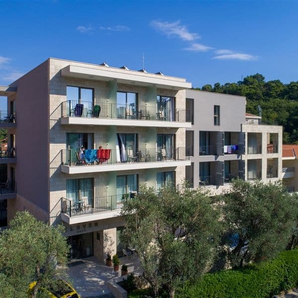 Eleven (Petrovac)
