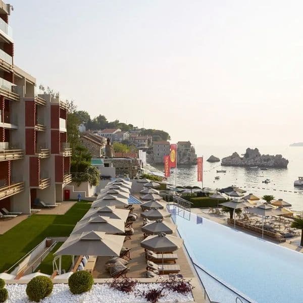 Maestral Resort & Casino