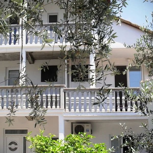 Ratko Apartments
