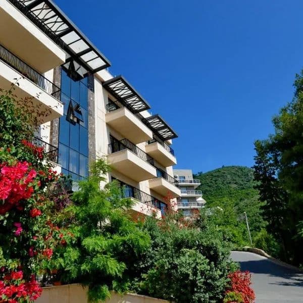 HEC Residence (Milocer)