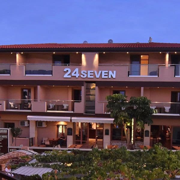 24 Seven Boutique