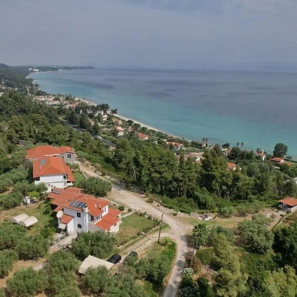 Peristeridis