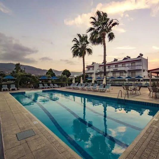Sandys Studios & Log Villas