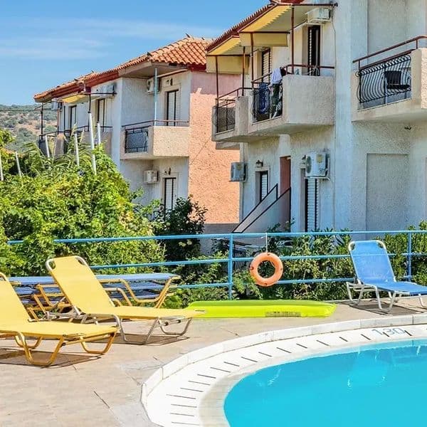 Studia Nikos