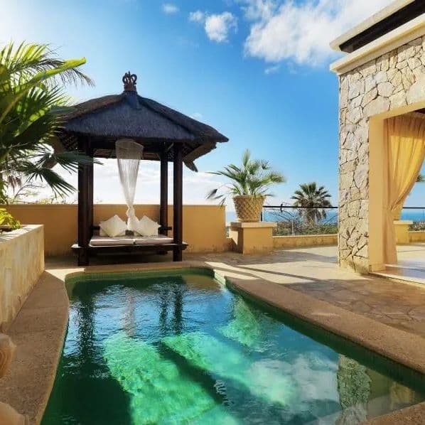 Royal Garden Villas