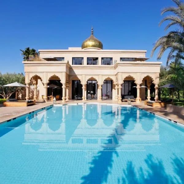 Palais Namaskar