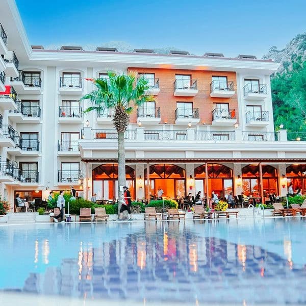 Meril Club Hotel & Spa