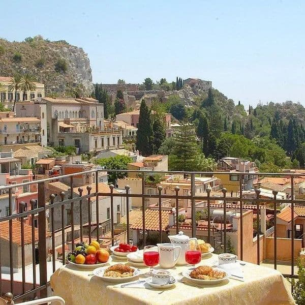 Isabella (Taormina)