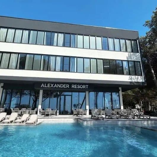 Alexander Resort