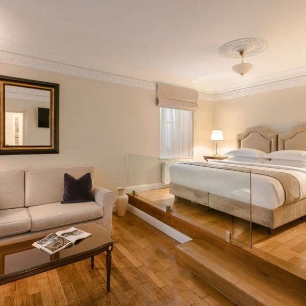 Noble Suites