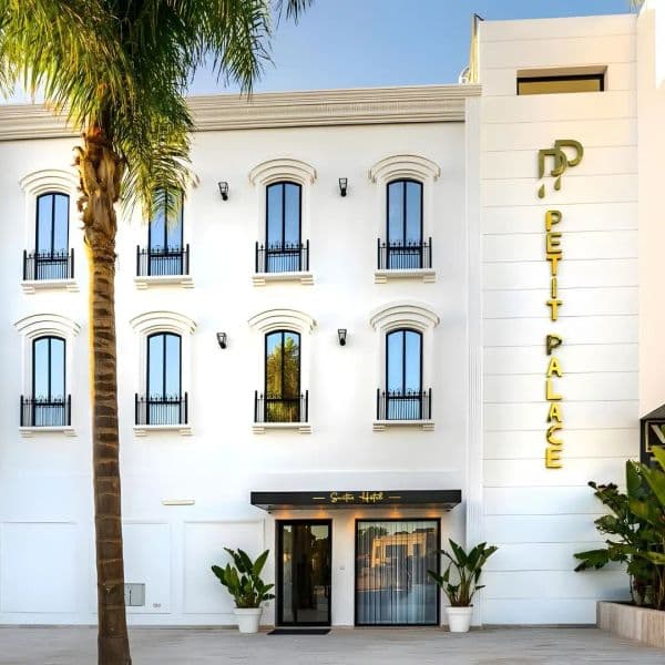 Petit Palace Suites