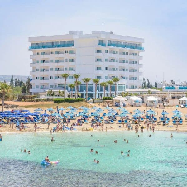 Tasia Maris Sands