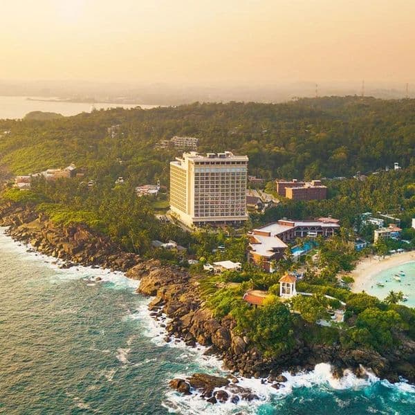Araliya Beach Resort Spa