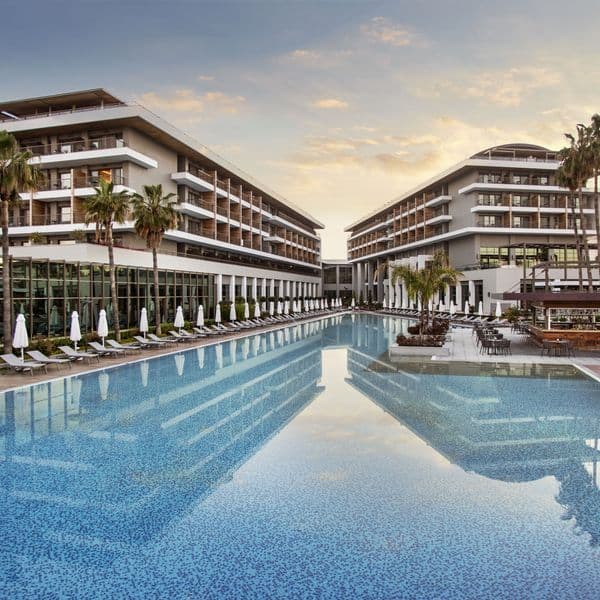 Acanthus & Cennet Barut Collection