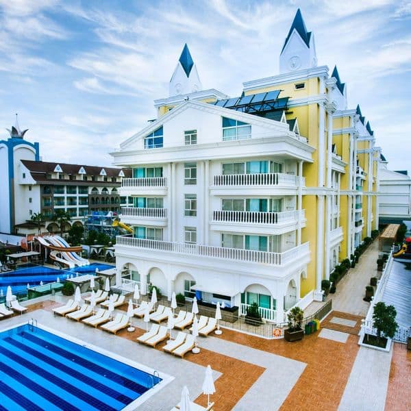 Dream World Resort & Spa (Side)