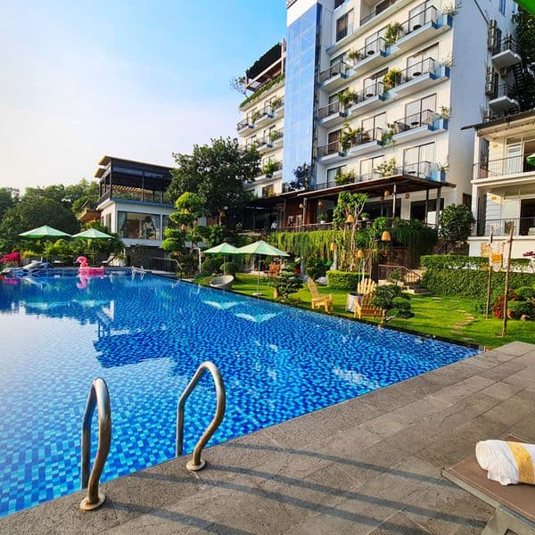 Tom Hill Resort & Spa